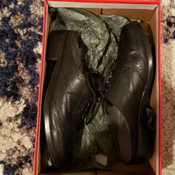 shoes - Picture 4 of 6